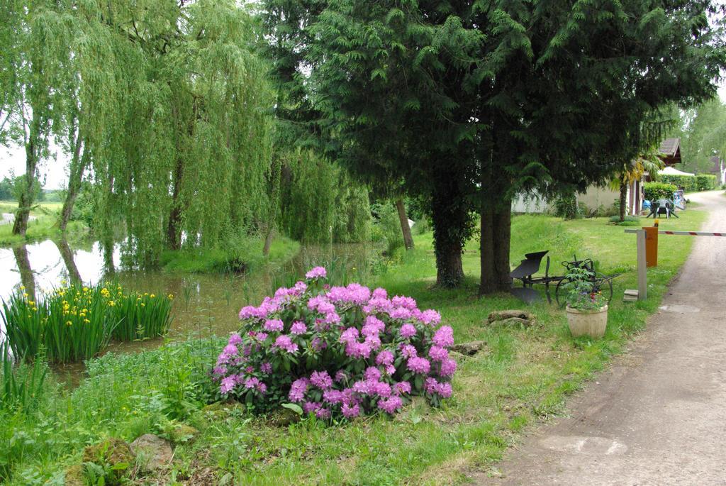 Camping Smile & Braudieres Hotel Mézières-sous-Lavardin Eksteriør billede